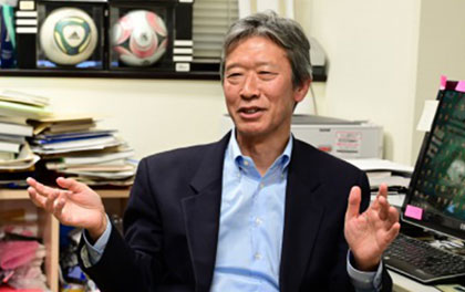 英文校正エディテージの研究者インタビュー 物理化学 工学分野編 筑波大学体育系 浅井武先生 英文校正エディテージの研究者インタビュー 物理化学 工学分野編 筑波大学体育系 浅井武先生